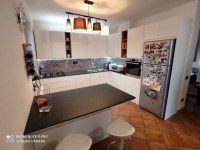 cucina-moderna-bianca-isola