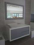 mobile-da-bagno-bianco-e-grigio